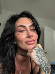 I got my brows tinted today and I just feel so summery and cute 🥰🥰