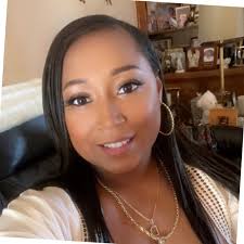 Desirae Davis Email & Phone Number