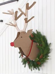 10 Scandinavian Inspired Christmas Decorating Ideas Scandinavian Christmas Decorations Office Christmas Scandinavian Christmas