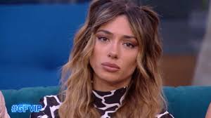 Bomba Grande Fratello Vip Eliminati 3 Super Vip Prima Del Tempo La Regia Censura Ma Quel Che E Successo E Grave Fan Distrutti Piu Donna