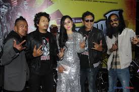 These included bans by state religious authorities, protests by student groups which deemed rock music as director mamat has included 20 rock songs in the film, including songs by sweet charity, ella, lefthanded and wings. Mamat Khalid Filem Rock Bro Lebih Bersifat Peribadi News Features Cinema Online