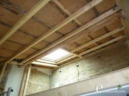 Le dtu 45.10 entérine les règles de mise en œuvre des laines minérales pour l'isolation des combles aménagés en neuf comme en rénovation, le système vario confort d'isover permet de répondre à la fois aux exigences. Autoconstruction Isolation Des Combles En Panneaux De Fibre De Bois Ecosources