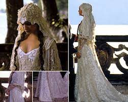 The film sees the return of mark hamill, carrie fisher, adam driver, daisy ridley, john boyega, oscar isaac, lupita. The Best Star Wars Wedding Ideas For An Elegant Star Wars Inspired Wedding Confetti