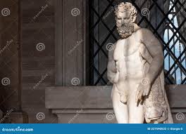 Antiga Escultura De Mármore De Homem Roman Pelado Usando Uma Capa Foto de  Stock - Imagem de gesto, barba: 227590522