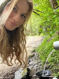 Shelby Haack's Instagram, Twitter & Facebook