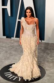 Stars including rooney mara and and nobody did it better than kim kardashian west—the reality mogul arrived at vanity fair's annual oscars party in a piece of fashion history. Kim Kardashian And Kylie Jenner S Opposite Oscars After Party Looks