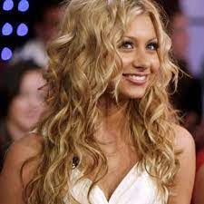 Famous People Born In 1989 Curly Hair Styles Hair Styles Long Hair Styles