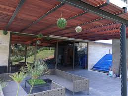 Ahora que ya conocéis mejor las pergolas de madera con techo es hora de elegir el modelo que mejor se adapte a vuestras necesidades. Pergolas De Madera Acero Aluminio Vidrio Y Mas Pergolas Hibridas Materia Viva S A De C V