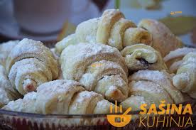 Juneći gulaš, goveđi gulaš sašina kuhinja video recepti. Sasina Kuhinja Bunar Kifle Starinske Vodene Kiflice Kao Nekada Sasina Kuhinja In 2020 Kiflice Recipe Cake Recipes Sweet Recipes