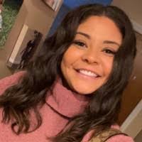 Kim Hutsell's Instagram, Twitter & Facebook