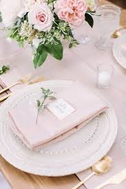 Classic Wedding Place Setting Idea Clear Charge With Blush Napkin And Simple Name Car Wedding Table Place Settings Wedding Name Cards Wedding Place Settings