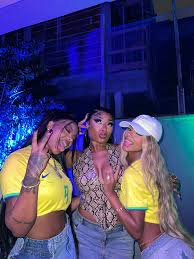 Megan Stallion Brasil on X: PERFEITAS! Megan Thee Stallion, Ludmilla e  Brunna Gonçalves ontem juntas na afterparty depois do RockinRio  t.coIslZkoLfO5  X