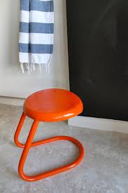 How To Spray Paint Metal Furniture Metallic Painted Furniture Metal Furniture Metallic Spray Paint