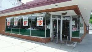 Town Armanetti Has Been A Family Owned Liquor Store And Operated In The Beverly Community Of Chicago For More Than 35 Years Beer Store Liquor Store Wine Store