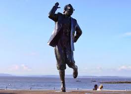 Morecambe offers you the chance to enjoy the many pleasures of the seaside, whether it's flying kites, building sandcastles or enjoying the views across the bay. Morecambe Closest Beaches Lancashire Seaside Towns Uk Beach Guide