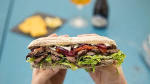 Ora vi chiediamo di eleggere il miglior kebab di milano: Kebab R Evolution I Segreti E I Luoghi Dello Street Food Piu Famoso Del Mondo La Repubblica