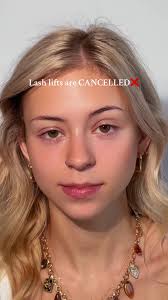 Kaylee Rowe (@ellegantelashco)