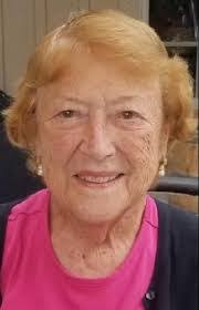 Mary Tracy's Instagram, Twitter & Facebook