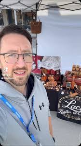 Joan Jinks's Instagram, Twitter & Facebook