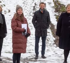 Høie synes mer opptatt av babcocks interesser enn befolkningens. Norway First Norwegian Strategy For Carers With A Plan Of Action 2021 2025 Eurocarers
