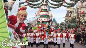 Disney S Christmas Parade Opening Day Christmas Disneyland Paris 2019 Youtube In 2020 Disney Christmas Parade Christmas Parade Disney Christmas