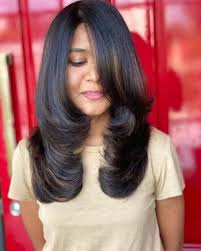 Round faces are difficult to style. 32 Perfect Hairstyles For Round Face Women In 2021