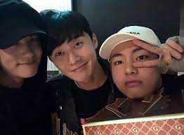 Apart from his six bts members, he considers choi woo shik, park seo joon, park hyungsik, and. Here S What Park Seo Joon Bts S V And Park Hyung Sik Do During Their Sleepovers Kissasian