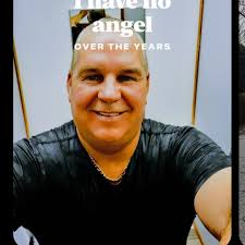 Today is a beautiful day. Wayne finally made it to our family today. Thank  you Donna White for helping us🙏 🙌. The smiles