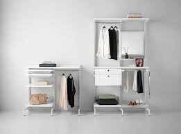 Mit Dem Intelligenten Elfa Regalsystem Schaffen Sie Ordnung Im Ganzen Haus Stabil Flexibel Und Kinderleicht Regalsystem Aufbewahrung Regal Kinderzimmer Regal