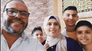 Tonåringar hoppas deras lärare överlevde Israels bomber