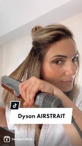 Heres the @dyson AIRSTRAIT in action and how it works! Like and follow for  more. Wnter any questions in comments #dysonairstrait #dysonairstraight  #dysonhairtutorial #dysonairstraittutorial