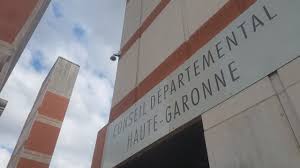 Mécontent qu'un automobiliste se gare devant chez lui, il le braque avec un pistolet. Subventions Aux Chasseurs De Haute Garonne C Etait Le Double Mediacites