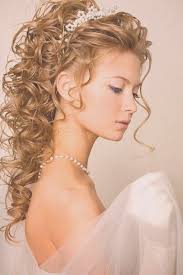 Coiffure mariage cheveux courts à la veille du mariage. Coiffure Mariage Cheveux Mi Long Laches Boucles Coiffure Mariee Cheveux Mi Longs Idee Coiffure Mariage Coiffures Avec Diademe
