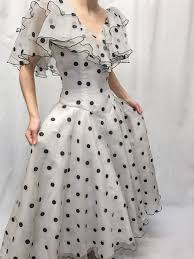 Aplease note, the images show a fair representation of styles/brands across this. Vintage Clothing Online 48 Best Vintage Stores Online To Shop