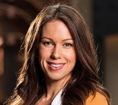 Gina Ottaway's Instagram, Twitter & Facebook