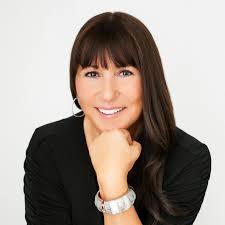 Kim Minton's Instagram, Twitter & Facebook