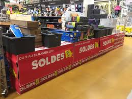 La carte castorama est une carte de crédit, d'avantages et de paiement, utilisable au comptant et/ou à crédit sur choix exprès en caisse, associée à un crédit cotisation annuelle d'accès aux services non financiers de 9,90€. Soldes Chez Castorama Montpellier St Clement De Riviere Facebook