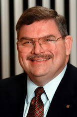 Tigard Transit Center dedication honors former Washington County chair Tom  Brian