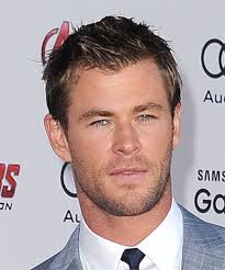 Chris Hemsworth Hairstyle Short Straight Casual Medium Brunette Chris Hemsworth Medium Hair Styles Straight Hairstyles Medium