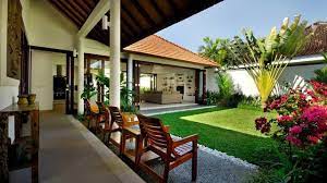 Halaman depan rumah yang sangat luas ini dibuat dengan desain sederhana, dan dibuat full menggunakan rerumputan yang dipangkas rapi. 8 Inspirasi Menata Halaman Belakang Rumah Agar Penghuni Makin Betah Lifestyle Liputan6 Com