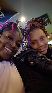 Mallory Roach's Instagram, Twitter & Facebook