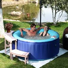 Portabler Whirlpool Fur Innen Oder Draussen Bereitet Grosse Freude Whirlpool Whirlpool Aufblasbar Beruhmte Architekten