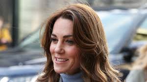 Darauf zu sehen sind prinz william und herzogin catherine mit den drei kindern. In Jeans Und Pulli Herzogin Kate Shoppt Entspannt In London Promiflash De