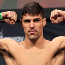 Eso le ha valido para que tras 9 temporadas en el club jerezano , haya sido el jugador que más veces ha vestido la camiseta xerecista en toda su historia. Vicente Luque Vs Jalin Turner Ufc 229 Mma Bout Tapology