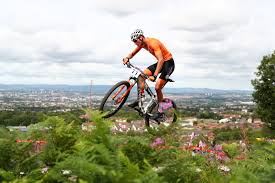 De belgian mountainbike challenge om 15.00u is het als eerste de beurt aan de nu al legendarische mathieu van der poel, die op het laatste moment is toegevoegd aan de. Dutchman Van Der Poel And American Courtney Win At Uci Mountain Bike World Cup