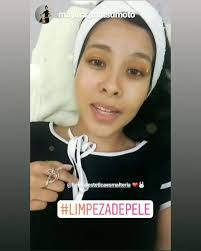 Limpeza de pele traz...