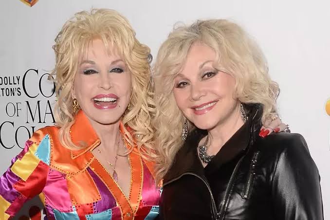 Dolly Parton's Sister Reveals Their Beautiful Morning Tradition