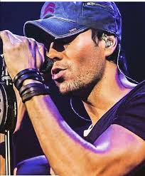 I can kiss away the pain, oh, yeah. Pin On My Hero