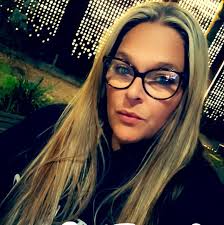 Seagull feeding frenzy