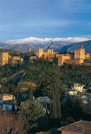 La cathédrale et ses alentours la cathédrale de grenade fut la première construite de style renaissance en espagne. Roses Espagne Office Tourisme Tourism Company And Tourism Information Center